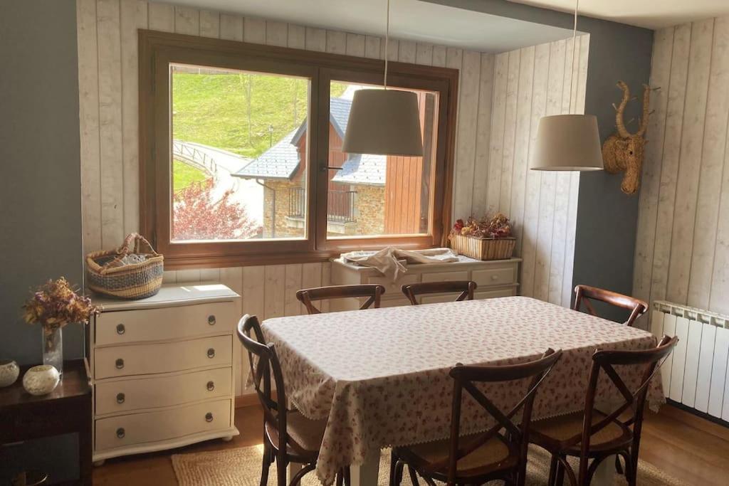Elegante Apartamento En Escarrilla Con Vistas Al Valle Exteriör bild
