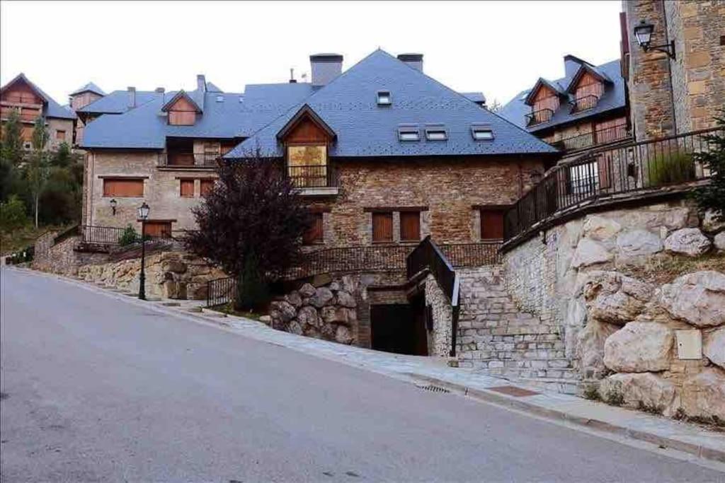 Elegante Apartamento En Escarrilla Con Vistas Al Valle Exteriör bild