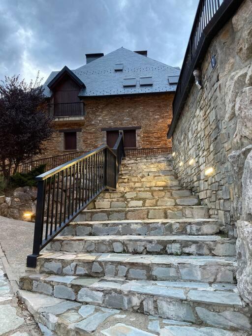 Elegante Apartamento En Escarrilla Con Vistas Al Valle Exteriör bild